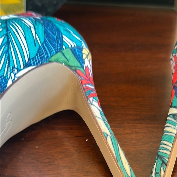 Jessica Simpson size 6, Floral Print Women's Stiletto Heels - Picture 12 of 16